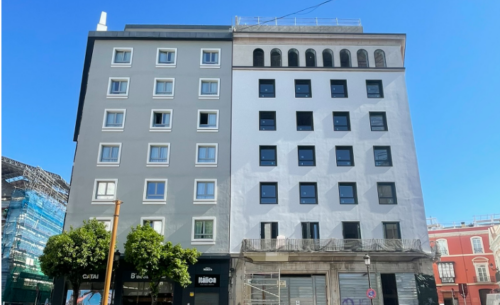 Un edificio histórico de la Plaza del Duque en Sevilla se reinventa antes de convertirse en hotel